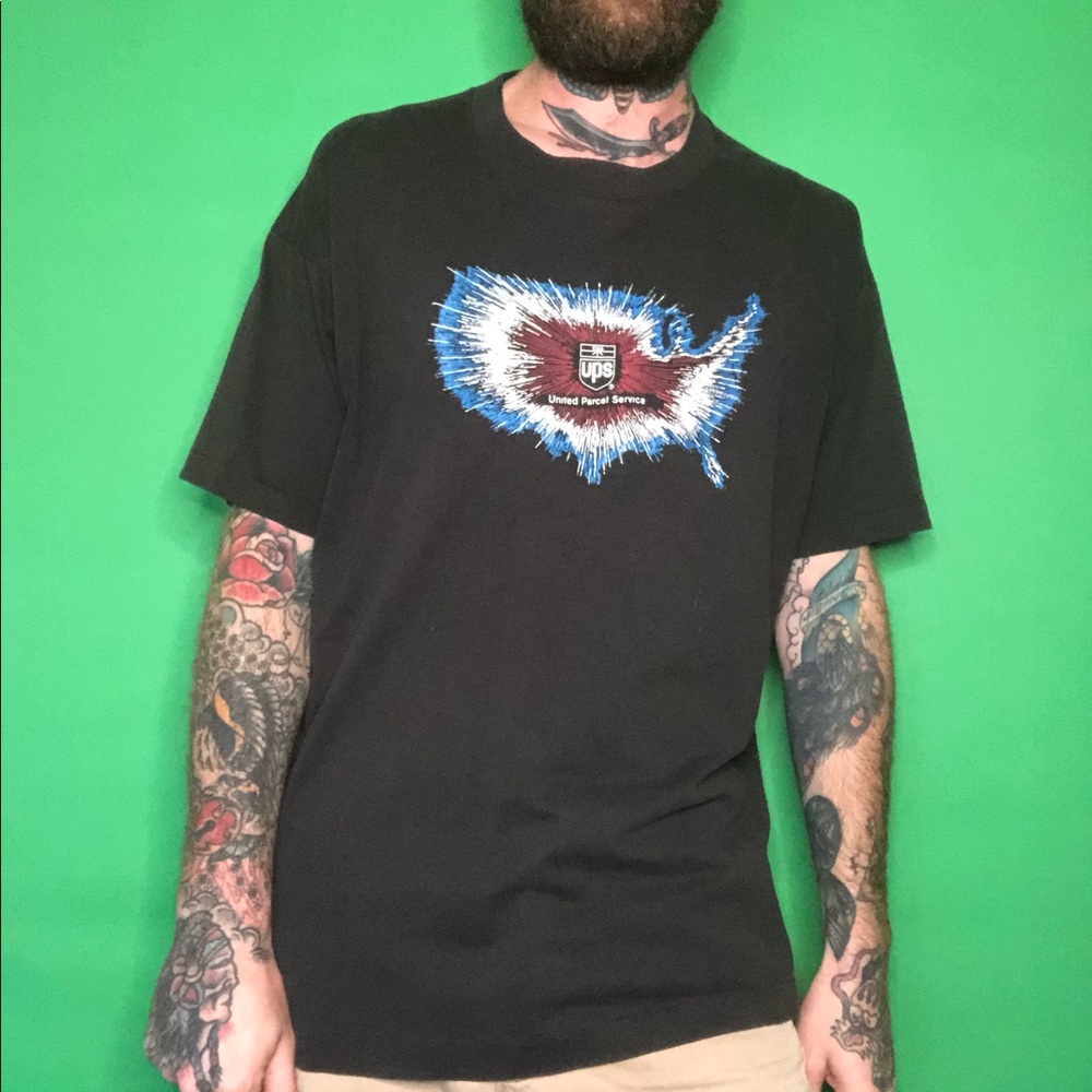 VINTAGE 90’s black UPS postal service tee